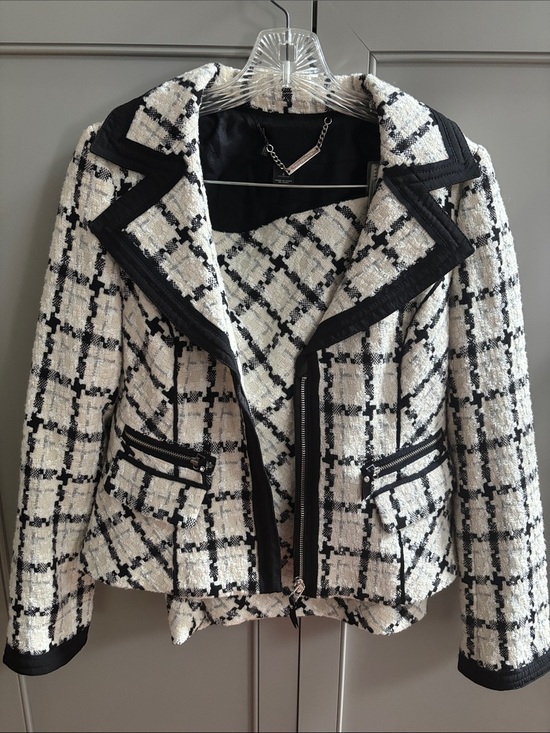 White House Black Market Jackets & Blazers - White House Black market Tweed Jacket & Skirt set sz 6